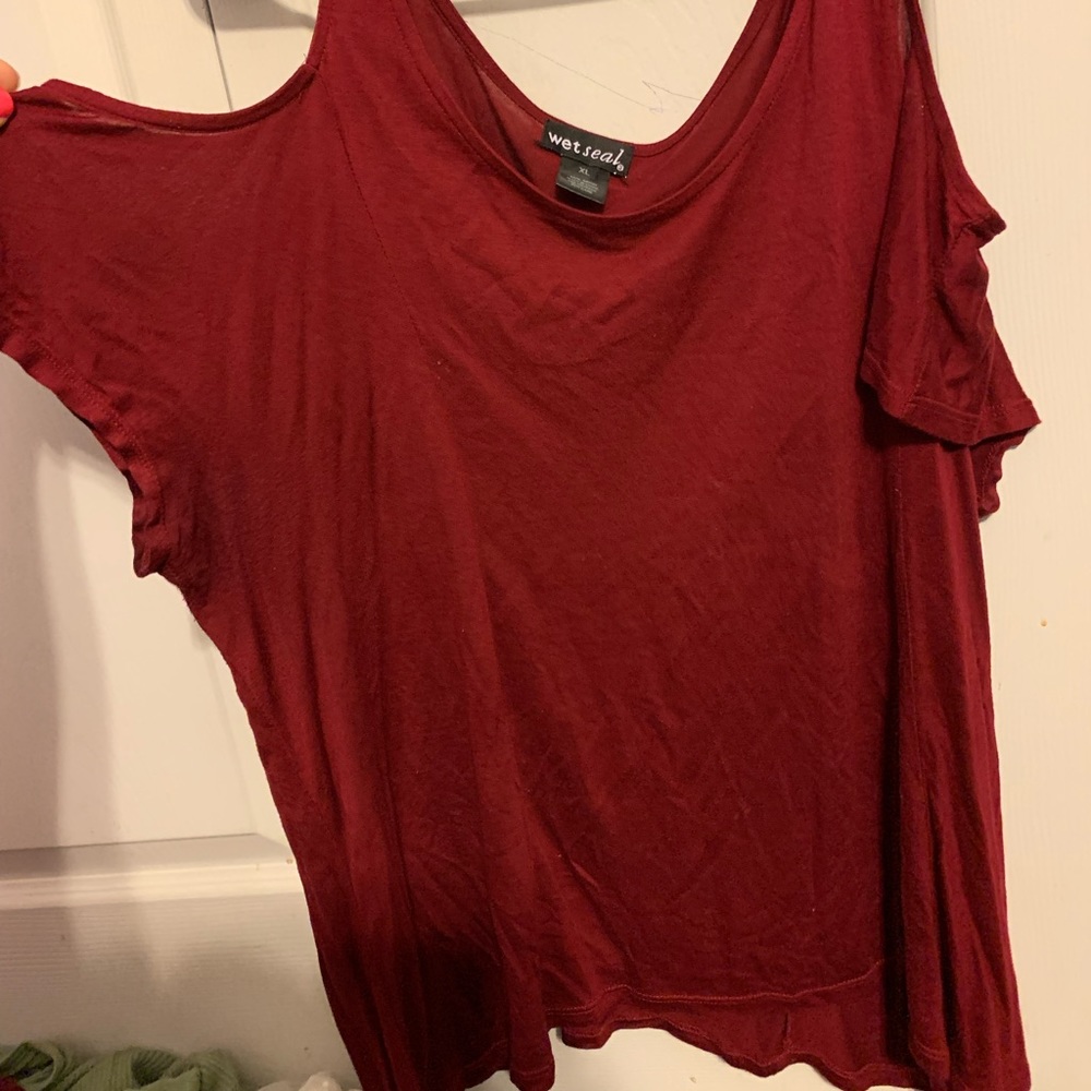 Cold shoulder tee - Picture 2 of 2